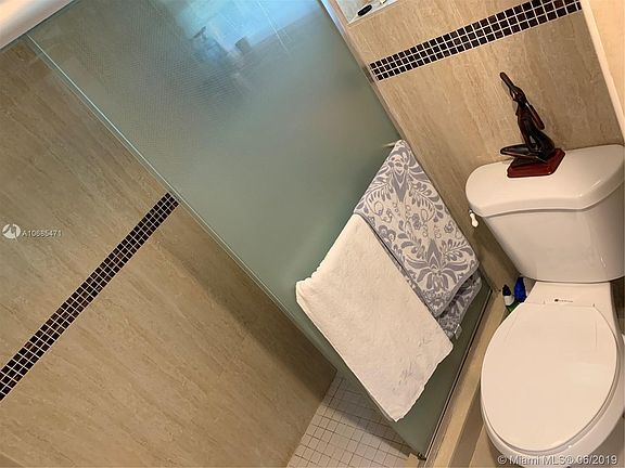 3rd image of 3550 NE 169th St APT 404