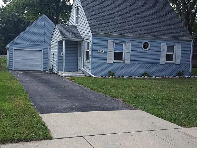 7234 Maryland Ave — Photo 3