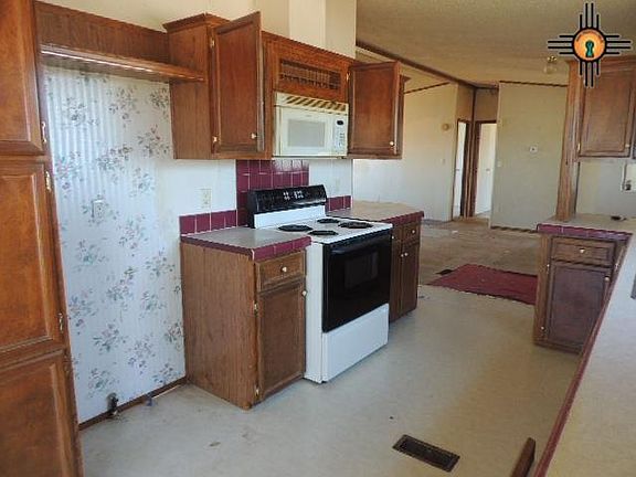 3rd image of 4600 W Illinois St