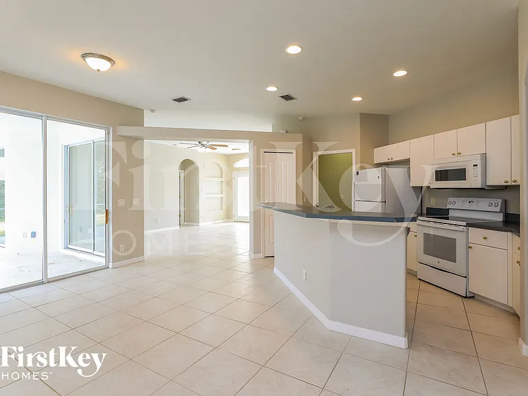 2322 Renfro Ave — Photo 6