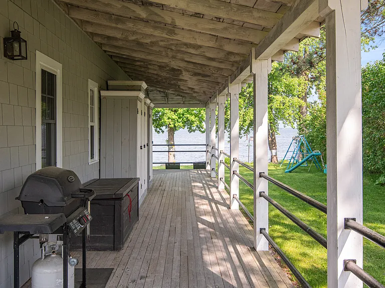 419 N End Rd E — Photo 14