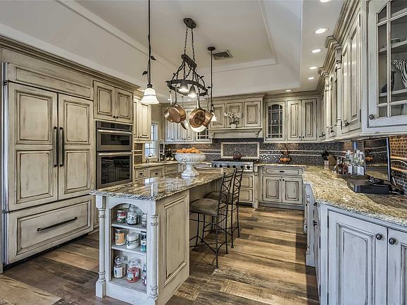 5th image of 61 Jackson Pl