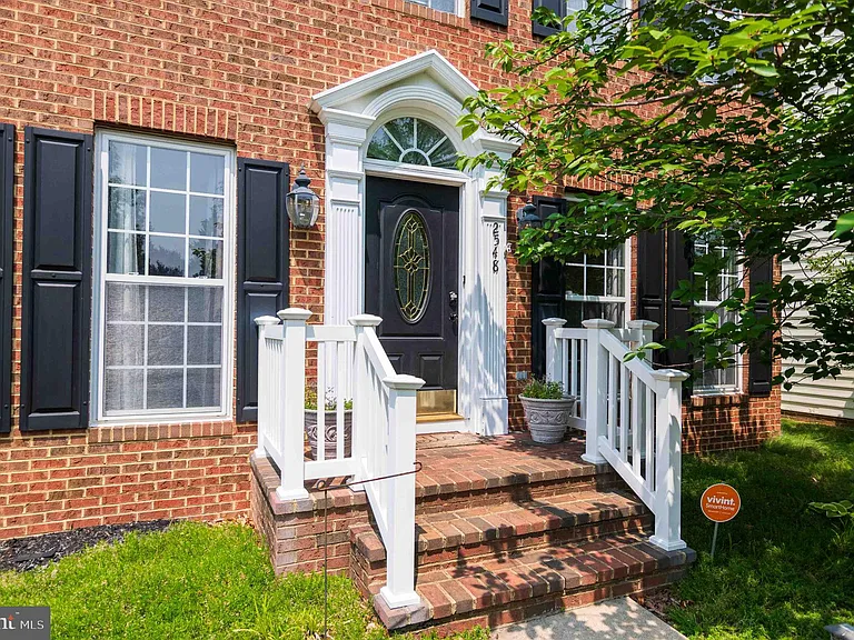 2548 Port Potomac Ave — Photo 2