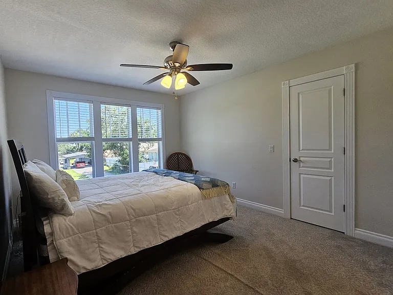 7402 S De Soto St — Photo 36