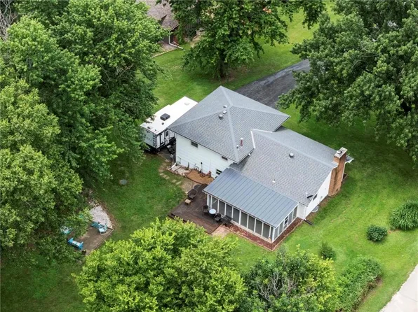 817 S Alexander Rd, Independence, MO 64056