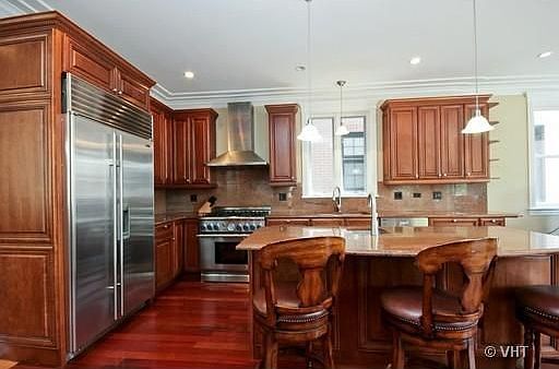 3rd image of 1647 W Barry Ave #1