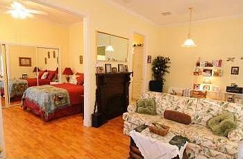 5th image of 2115 Spruce Creek Cir W