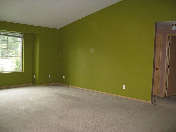 5th image of 13720 14th Ave S