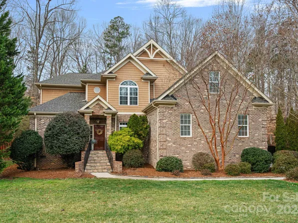 2424 Grimmersborough Ln, Charlotte, NC 28270