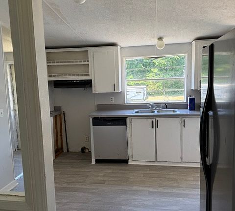 3rd image of 2184 W Point Rd #16