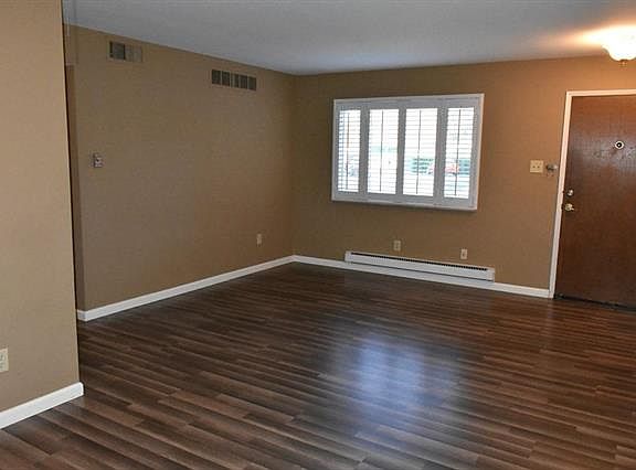 4th image of 10005 Sakura Dr APT B