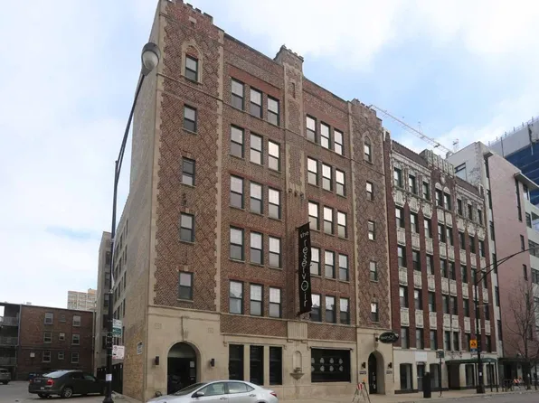 846 W Montrose #103, Chicago, IL 60626