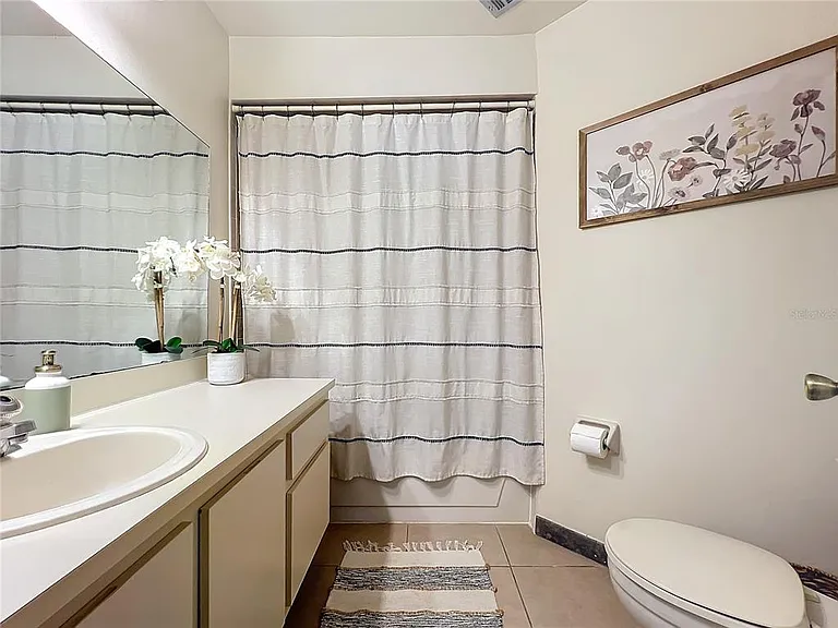 Southpointe Dr — Photo 18