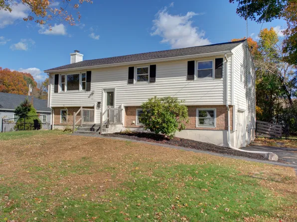 12 Donna Drive, Groton, CT 06340