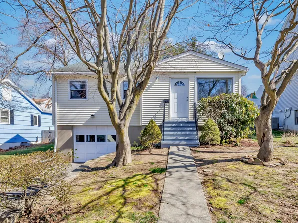 48 Rena Place, Fairfield, CT 06825