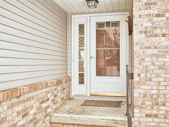 3rd image of 3799 Lake Lapeer Dr