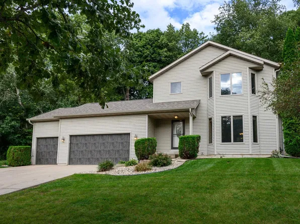 213 Yarrow Hill Dr, Cottage Grove, WI 53527