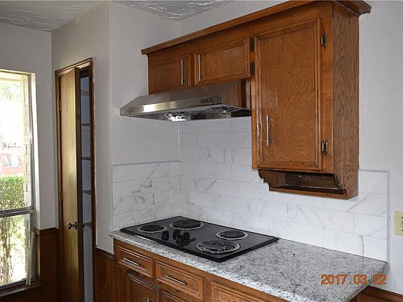 3rd image of 2724 Chadwick Dr