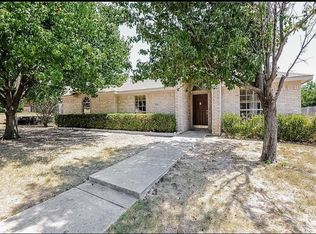 10405 Holly Grove Dr, Fort Worth, TX 76108