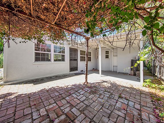 4th image of 10218 Jardine Ave