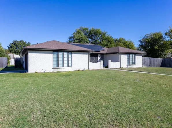 108 Haywood Dr, Benbrook, TX 76126
