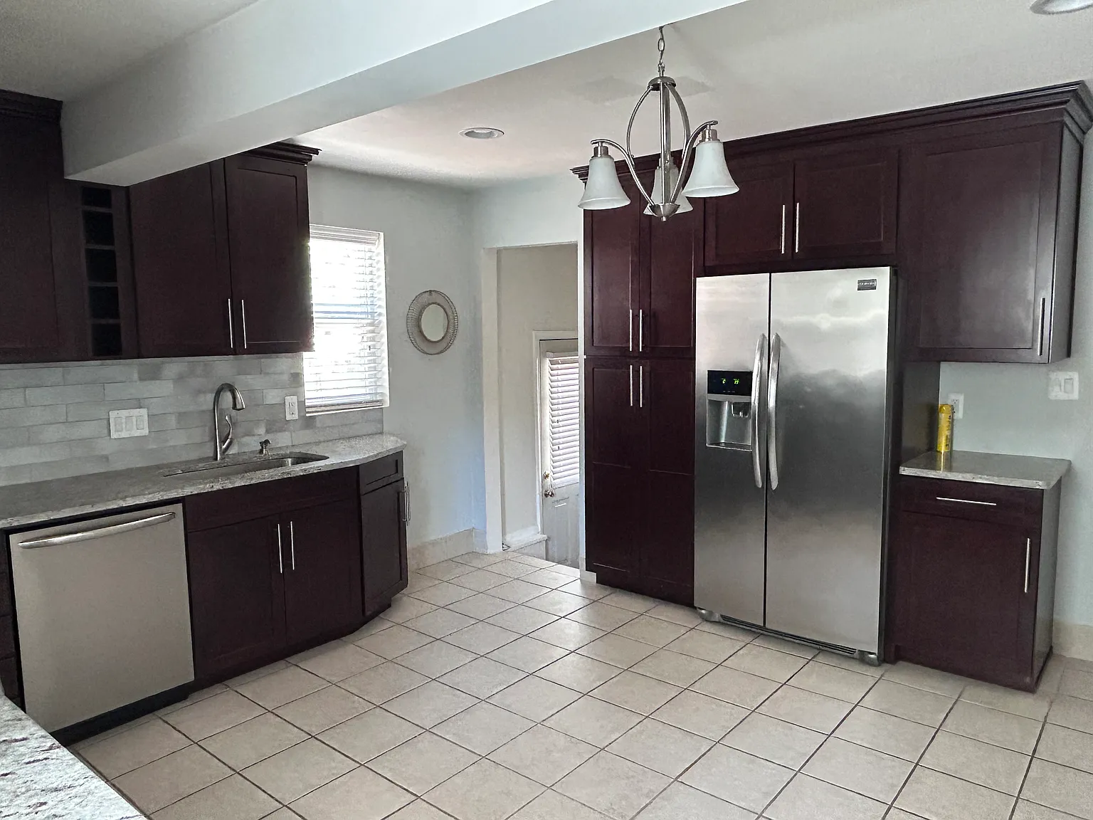 2 bed, 1400 sqft, $2,200 — Photo 2