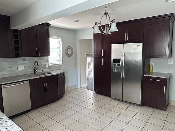 2nd image of 311 Catalpa Dr