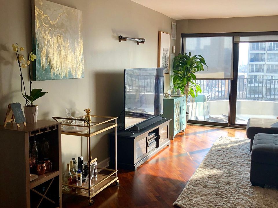 1st image of 2020 N Lincoln Park W APT 7H