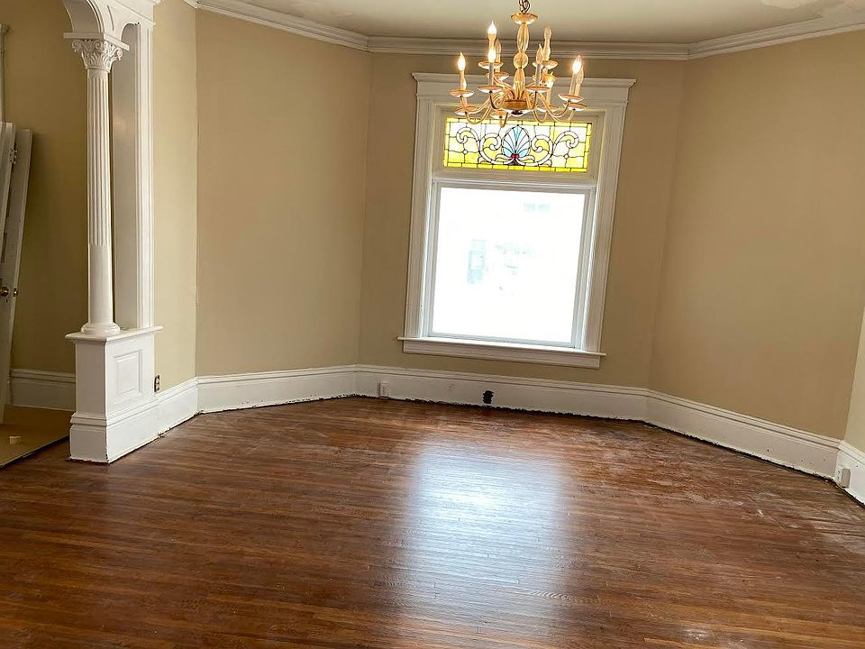 2nd image of 1405 Maple Ave