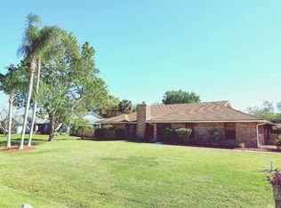 5924 Kahiliholo Rd, Kilauea, HI 96754