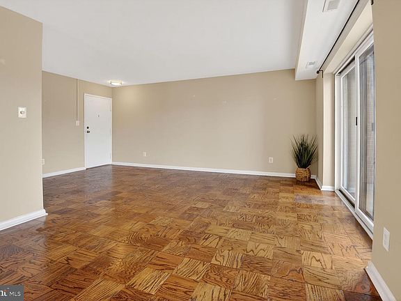 4th image of 1931 N Cleveland St APT 601