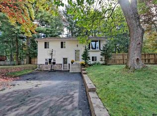 5 Whipple Tree Rd, Ballston Spa, NY 12020