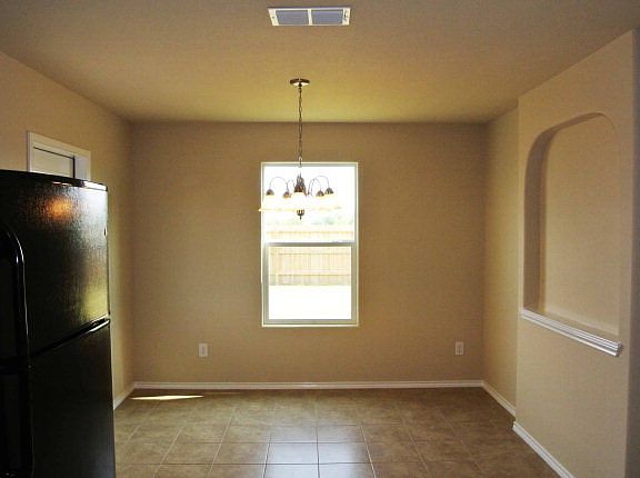 4th image of 408 Kika De La Garza St