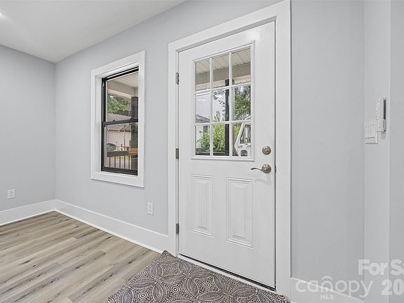 4th image of 712 Henry Ave