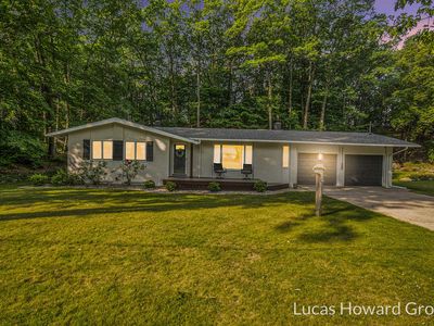 17863 Hiawatha Dr, Spring Lake, MI, 49456