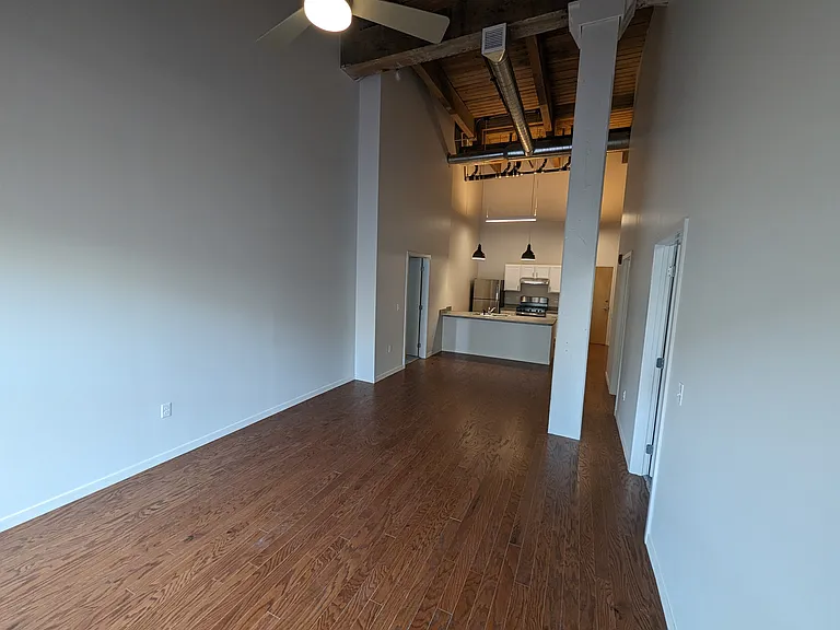 832 Commercial St #101 — Photo 2