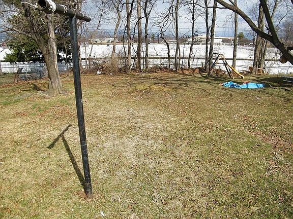 3rd image of 1056 Woodland Ave