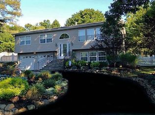14 Green Rd, West Nyack, NY 10994