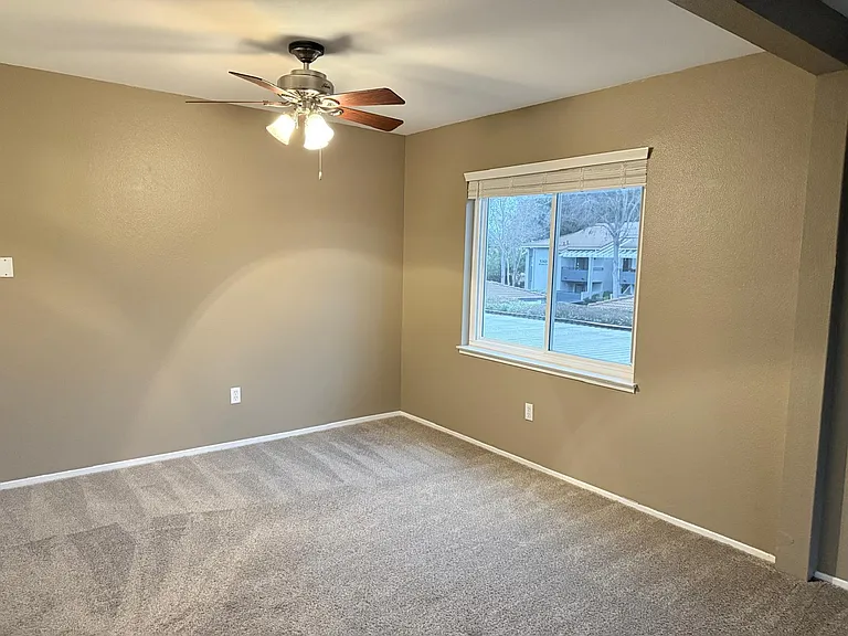 301 Tradewinds Dr — Photo 10