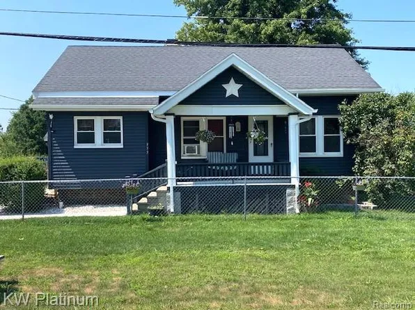 355 Henry St, Smiths Creek, MI 48074