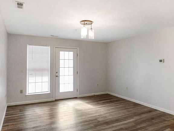 5th image of 45511 Westmeath Way Unit D11
