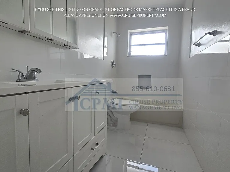 555 S Luna Ct Hollywood, FL 33021 — Photo 21