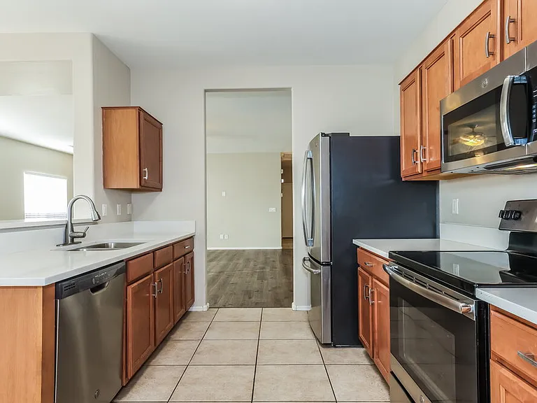 119 E Mountain View Rd — Photo 8