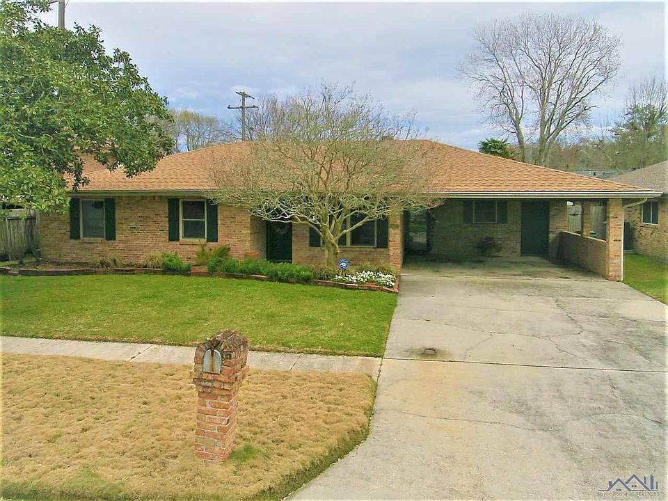 1st image of 1620 Willow Bend Dr