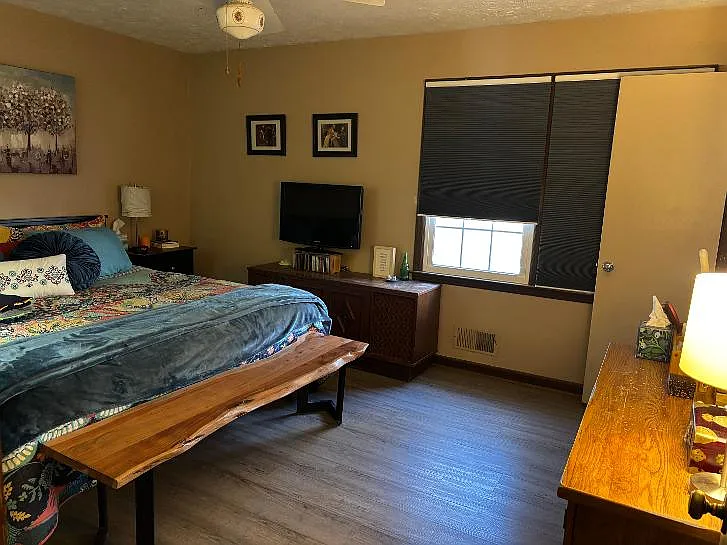 4 bed, 1243 sqft, $1,000 — Photo 1