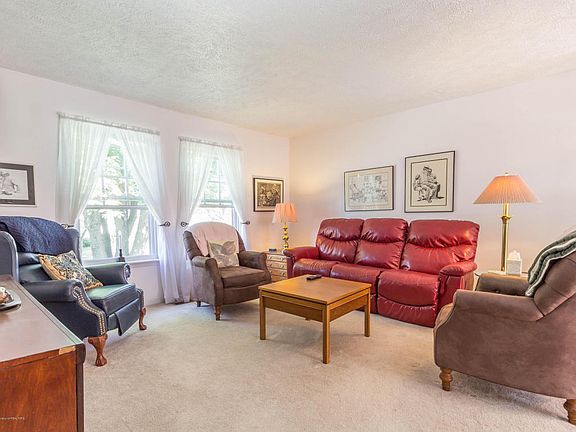 5th image of 520 Chesley Dr
