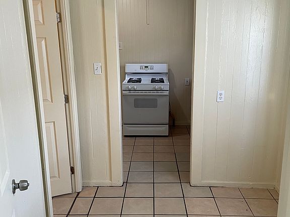 3rd image of 1101 E L St