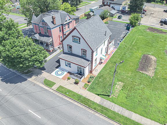 2nd image of 806 Jefferson St