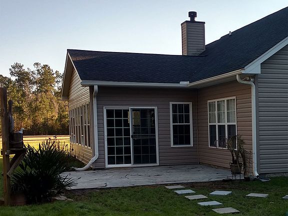 Sunroom
						:
						11 windows for a perfect view