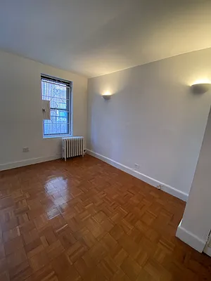 Rented by Peter R. Hungerford, LREB | media 29